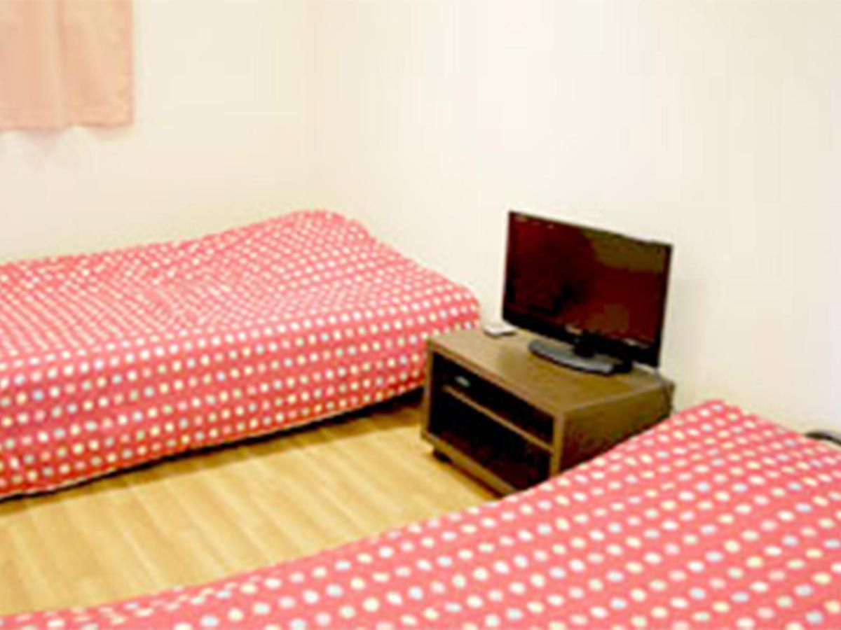 Guest House Fukutomi - Female Only Наха Экстерьер фото