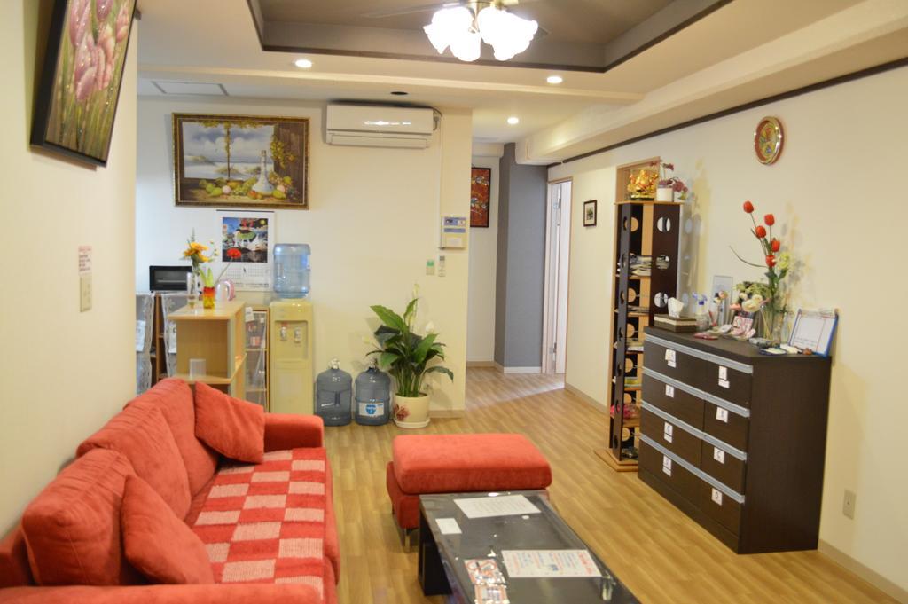 Guest House Fukutomi - Female Only Наха Экстерьер фото